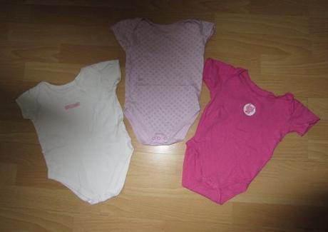 3kusy +biele a fialkove od early days vel. 74/80, george,80