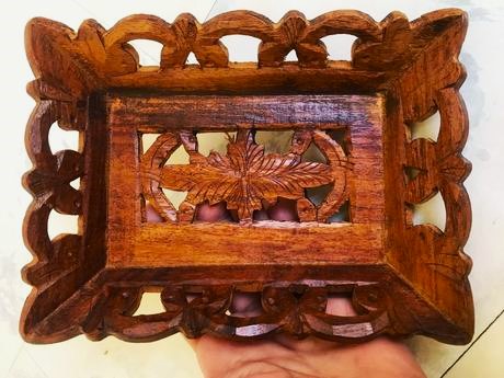 Drevený vyrezávaný podnos, 