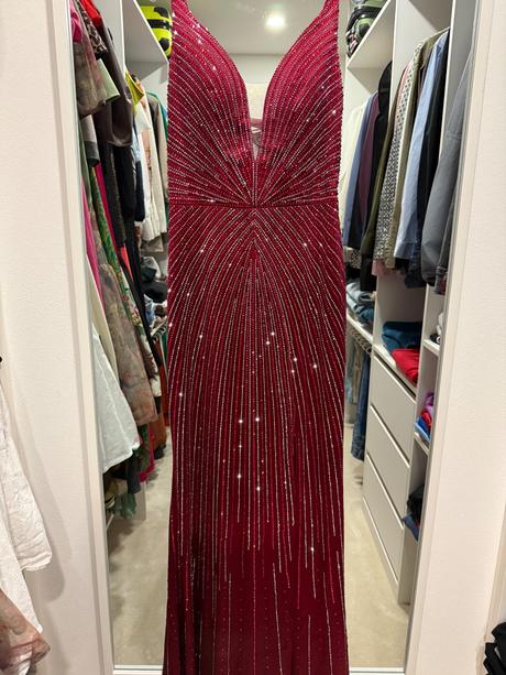 Krásne plesové šaty, 36