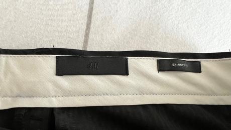 Čierny oblek - jedenkrát oblečený, 50