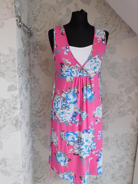 Pekne letne šaty, 38