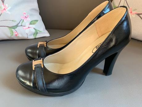 Čierne lodičky z pavej kože, 37