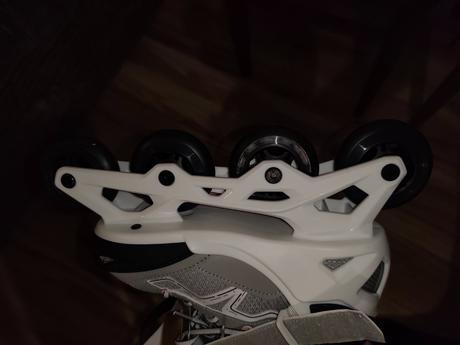 Nové korčule 35/38, 37