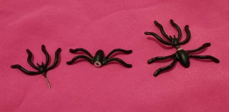 Nausnicky extravagantne pavucikovia, 