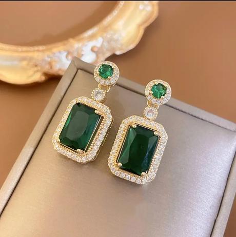 Set náušnice a retiazka s príveskom,