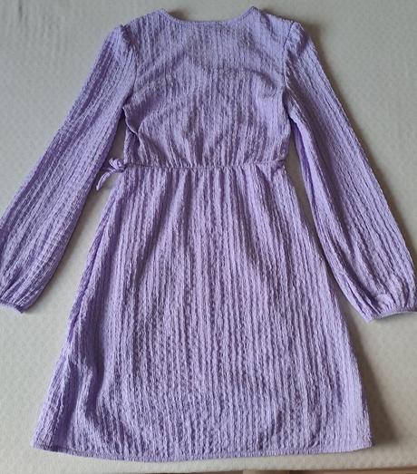 Šaty s dlhým rukávom v pastelovo-fialovej farbe, 152