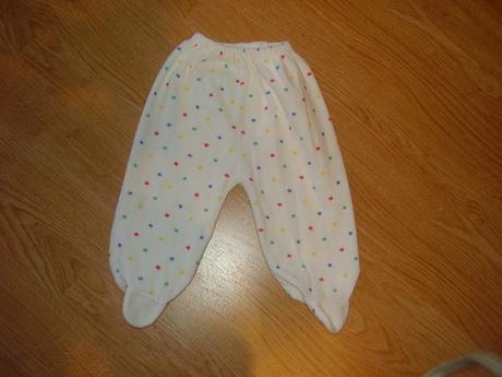 Bodkovany kompletik , svetrik + polodupačky, 62