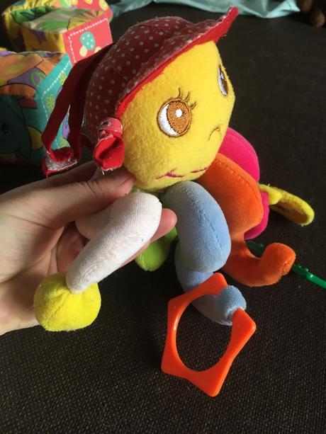 Prvé hračky fisher price hryzatka aj na zavesenie,