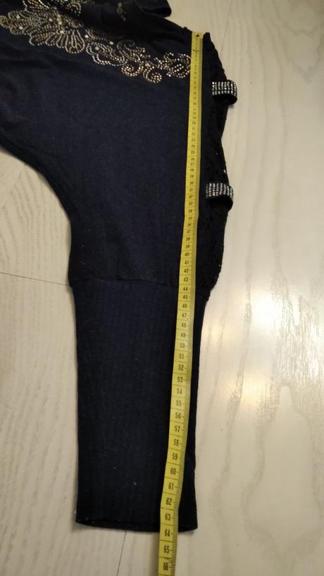 Tmavomodry pulóver, m