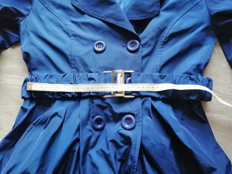 Kvalitný modrý plášť s balónovým spodom vs, s