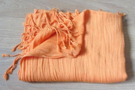 Oranžový jemný šál (150 cm dlhý), 