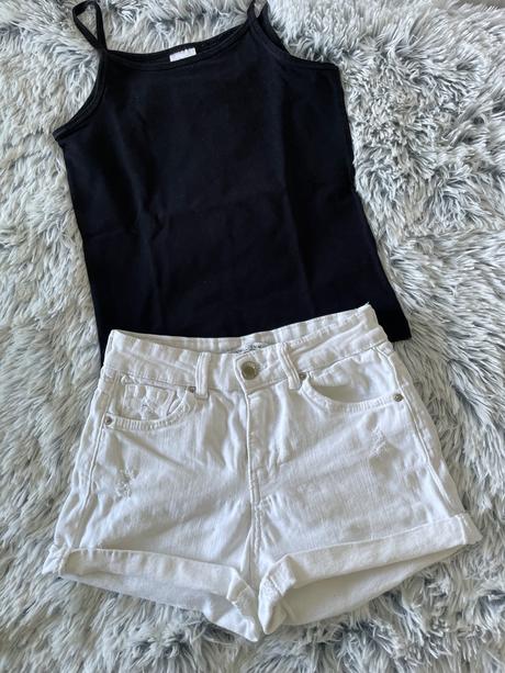 Letné kratasy+tričko h&m, bershka,32