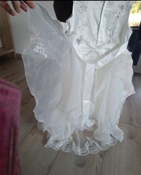 Šaty na prvé sväté prijímanie, 134