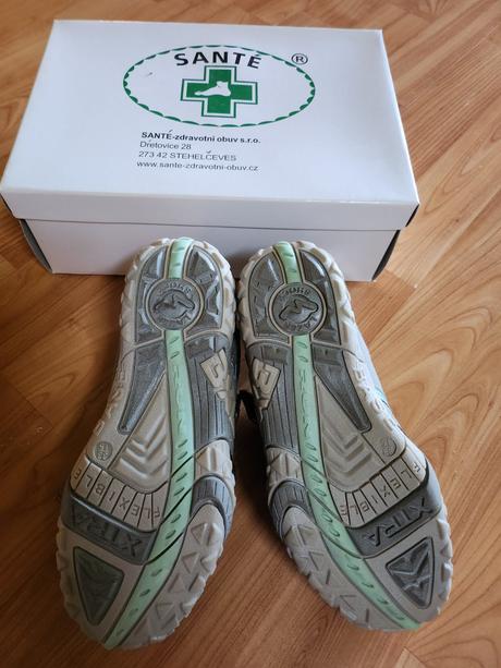 Nove tenisky, santé,30 / 31 / 33