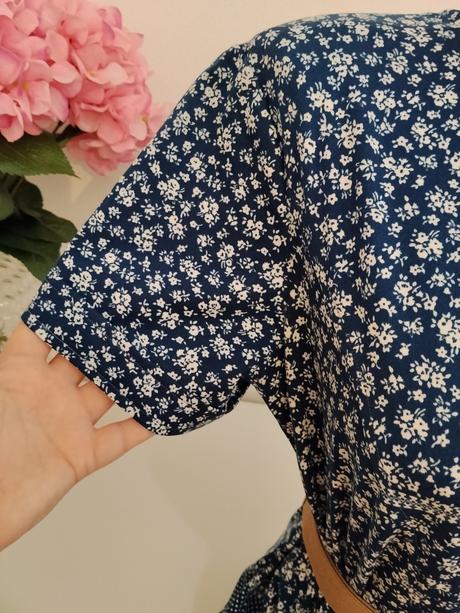 Elegantné košeľové šaty s kvetinovým vzorom, m