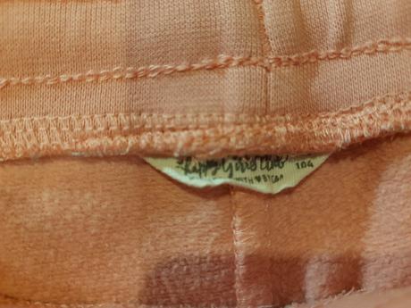 Mierne zateplené tepláky, 104