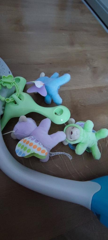 Kolotoč nad postieľku fisher price,