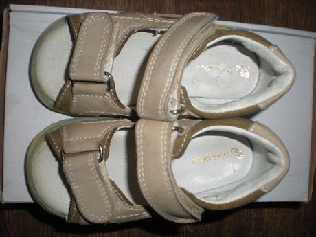 Sandálky , slovobuv,22