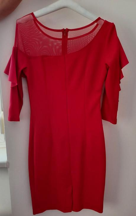Červené šaty, 36