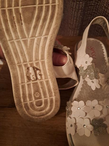 Sandálky a žabky v.35, 35