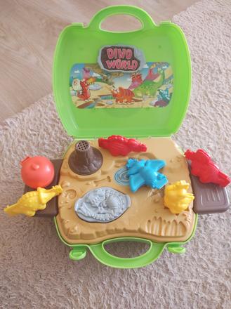 Play doh dinosaury,