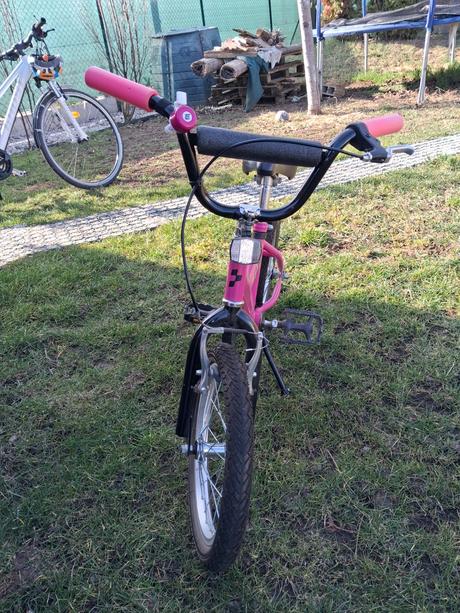 Dievčenský bicykel, 16