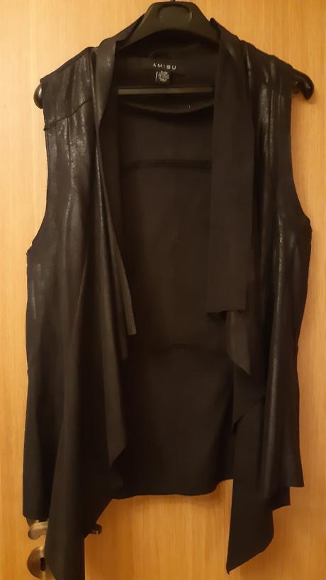 Čierna vesta bez zapínana, m