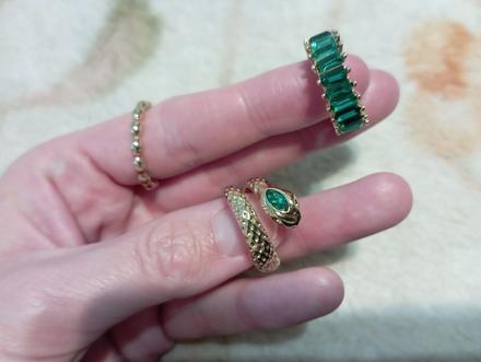 3x smaragdovy prsten, new yorker