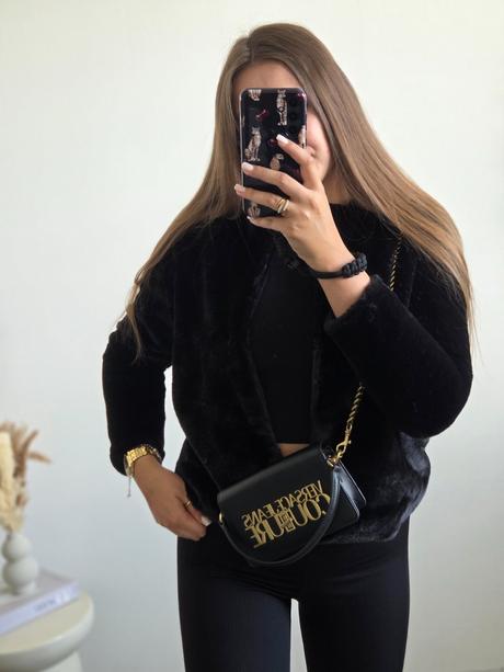 Čierny kožúšok xs/s, h&m,xs