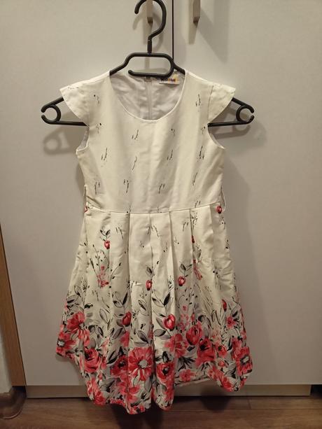 Spoločenské šaty zn. pandanam, veľ. 122, 122