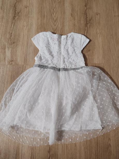 Sviatočné šaty, 92