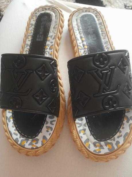 Gumené šľapky, 40