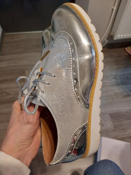 Krásne  strieborné mokasiny, 39