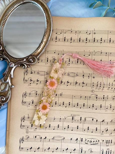 Ručne vyrobené živicové kľúčenky, 