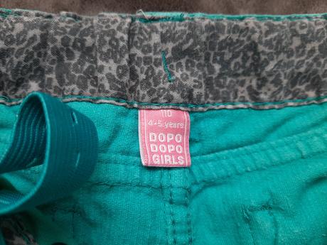 Krásne menčestráky 110, výborný stav, dopodopo,110