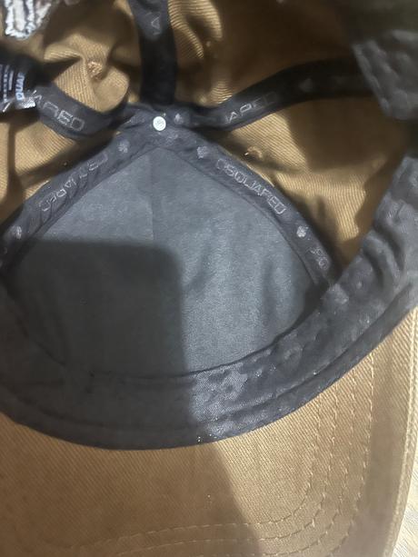 Šiltovka dsquared2, 