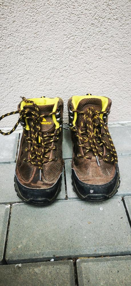 Turistické topánky, 32