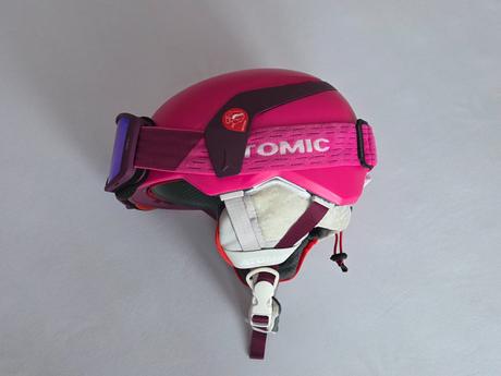 Dievčenská lyžiarska prilba a okuliare zn. atomic, atomic,s