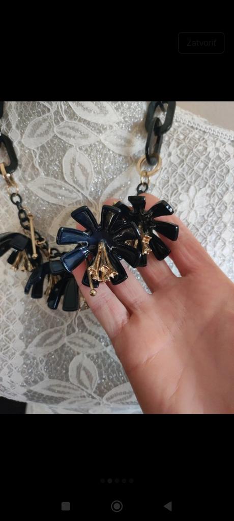 Dámsky náhrdelník, 