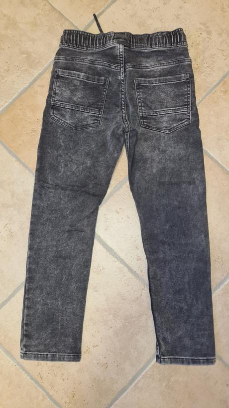 Troje hrubšie pekný stav - 78 cm, 128