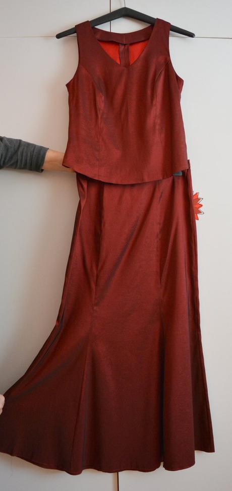 Spoločenské šaty, 42