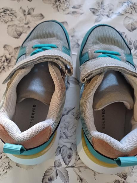 Tenisky, reserved,31