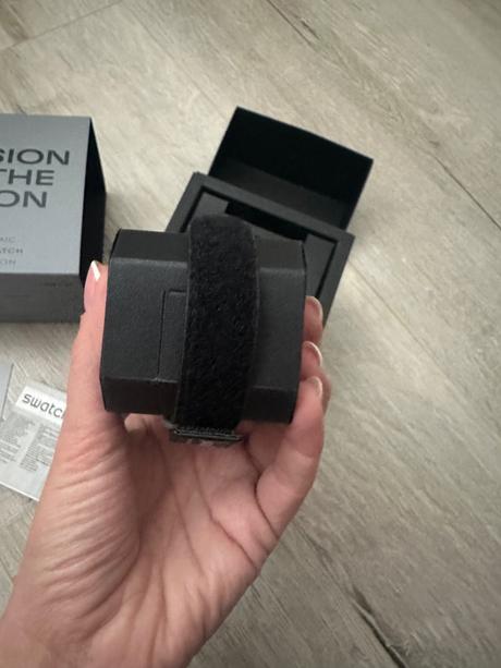 Omega hodinky misssion to the moon,