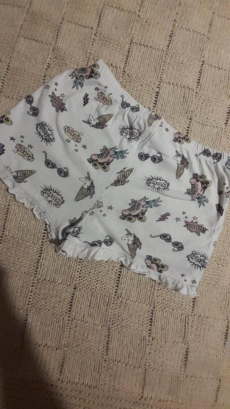 Pyšamové šortky, 140