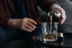 Ako prekonať traumy detstva s rodičmi alkoholikmi?