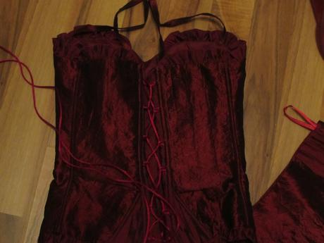 Korzetové šaty, 36