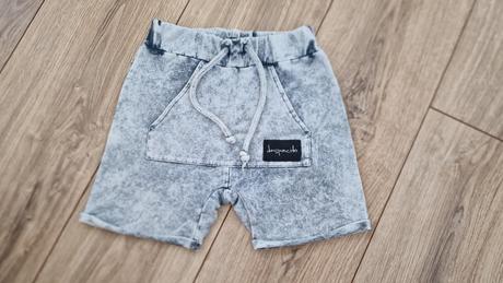 Kraťasy despacito, 104