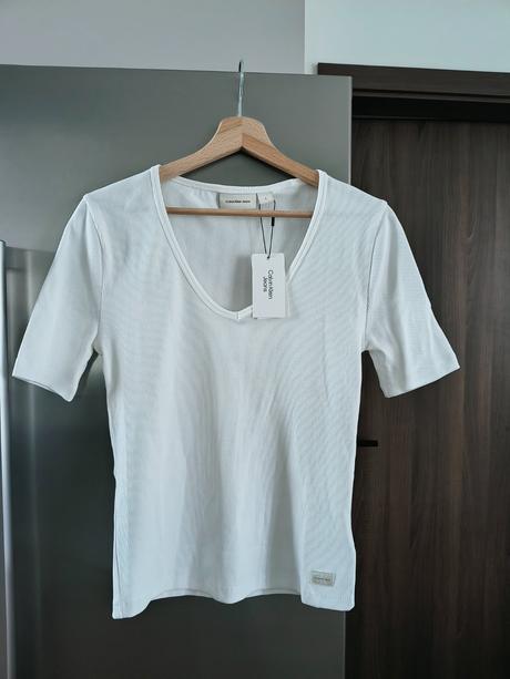 Calvin klein rebrovaný bavlnený top m-l, calvin klein,l / m