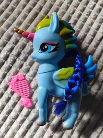 Jednorožec na česanie, 