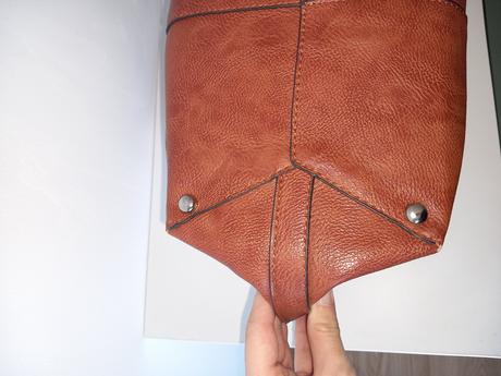 Hnedá kabelka do ruky s prídavným ramienkom, 